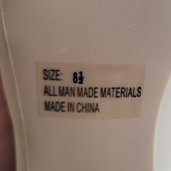 Tan Heels - Picture 4 of 5